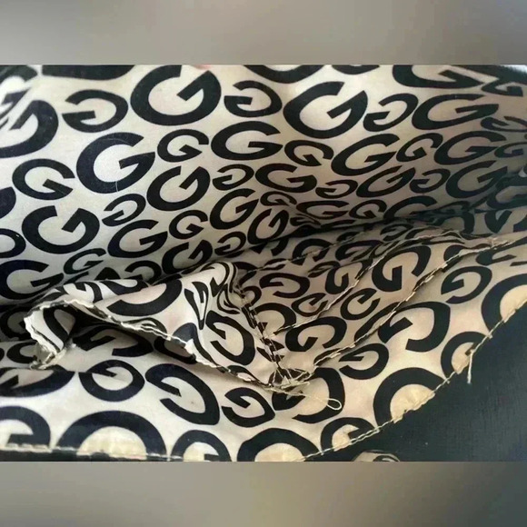 G by Guess Tote Black with Tan Detail Pebbled Leather Travel Bag Shoulder Bag - Picture 9 of 16